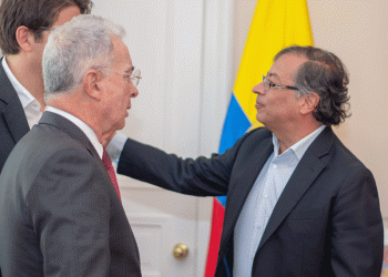 Álvaro Uribe y Gustavo Petro logran nuevo acuerdo: ahora en reforma laboral