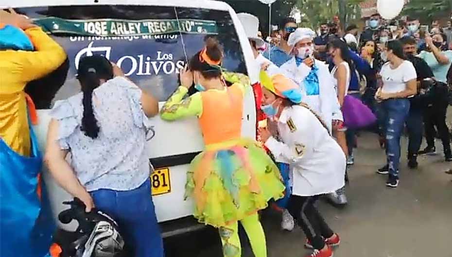 Así fue el último adiós al payaso Regalito