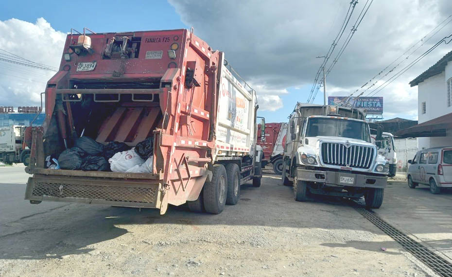 Bloqueos dificultan la recolección de residuos