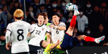 Con un golazo de chilena de Santos Borré, Colombia venció 2-1 a Japón