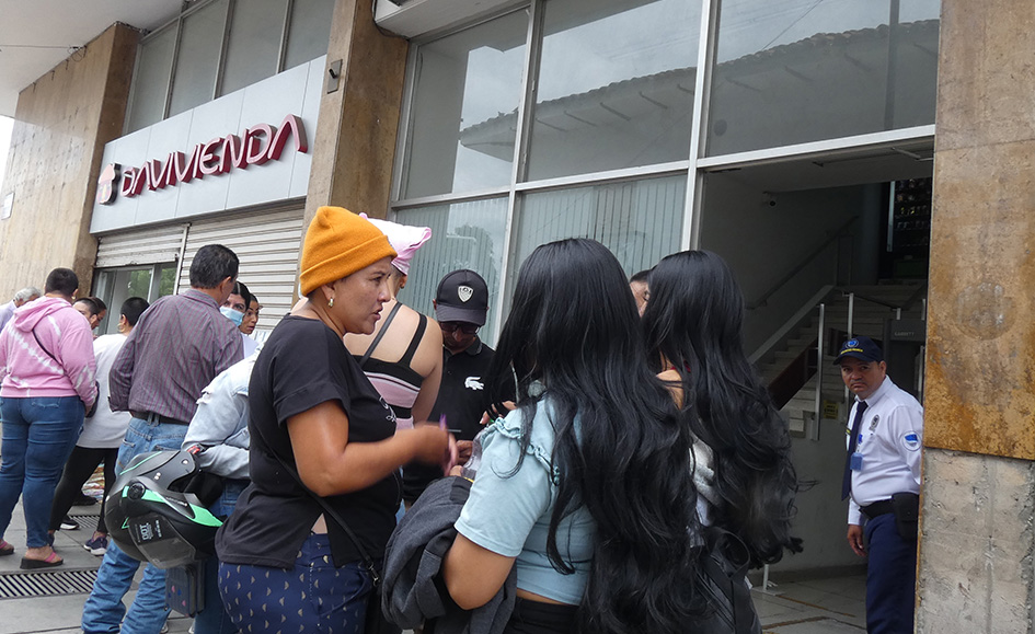 Les ofrecieron dinero por su cabello, se quedaron sin lo uno y sin lo otro