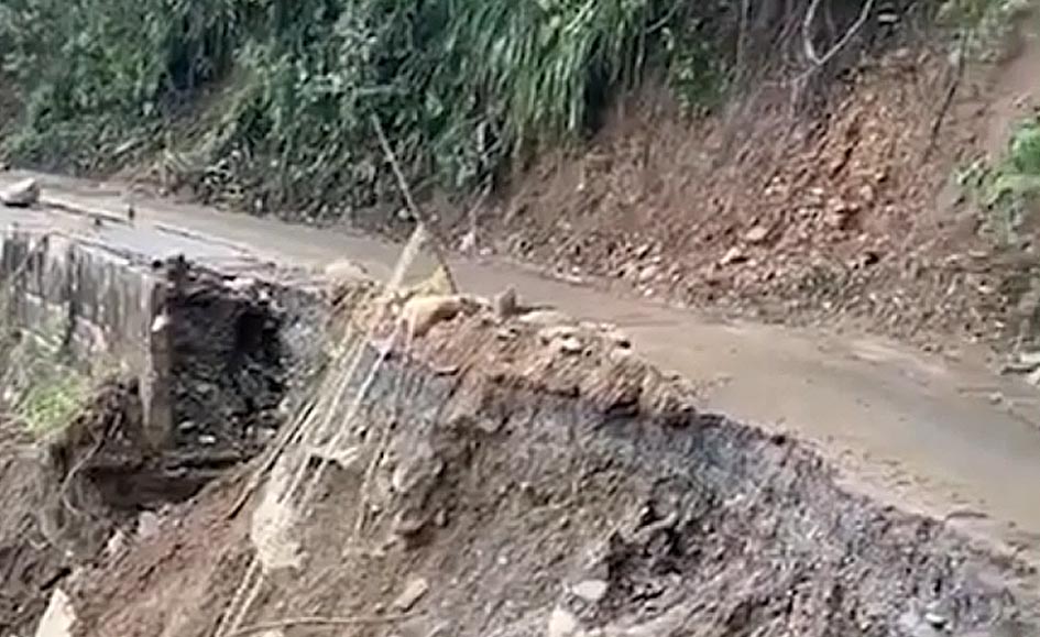 Se desbancó otro tramo de la vía San Rafael – Tuluá