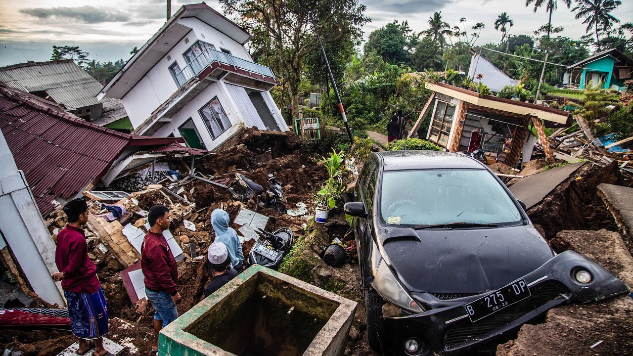 Un terremoto en Indonesia deja decenas de muertos y cientos de heridos