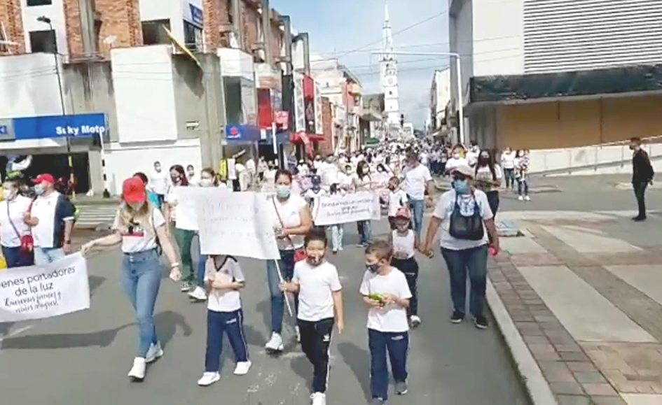 Piden el regreso a clases presenciales