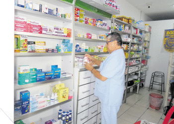 Droguerías temen impacto de paquete de reformas laboral y a la salud