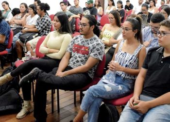 Juventud bugueña trabaja en la formulación de de nuevas políticas públicas 