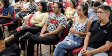 Juventud bugueña trabaja en la formulación de de nuevas políticas públicas 