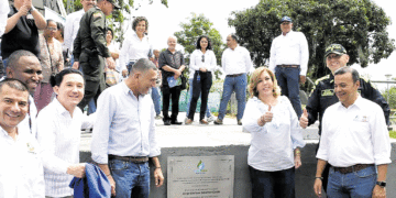 Gobernación del Valle entregó tanque de almacenamiento a los guacariceños
