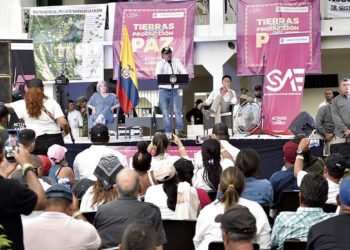 Gobierno Nacional entregó fincas a campesinos zarzaleños