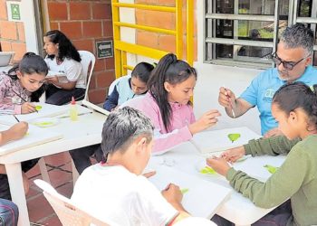 La pintura seduce y encanta a los niños del campo tulueño