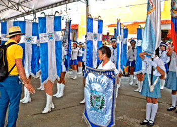 A la prefería vuelve el desfile de bandas marciales