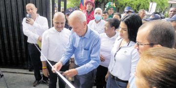 Tres Esquinas recibió también moderno coliseo