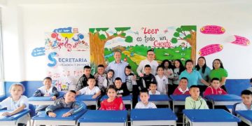 Fortalecen mobiliario escolar en Bolívar