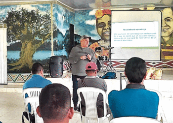 La uceva se conecta con el país