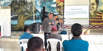 La uceva se conecta con el país