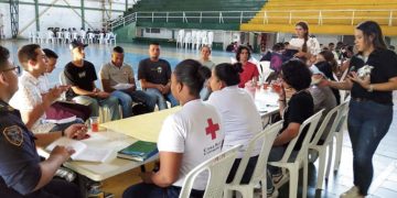 Definen líneas de la política joven