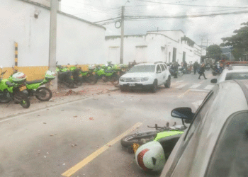 Estalló artefacto explosivo en estación de Policía de Bucaramanga; hay varios heridos