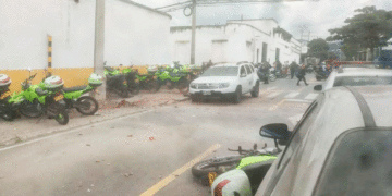 Estalló artefacto explosivo en estación de Policía de Bucaramanga; hay varios heridos