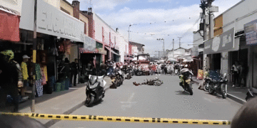 Mujer es asesinada en la galería; la víctima se movilizaba en una motocicleta