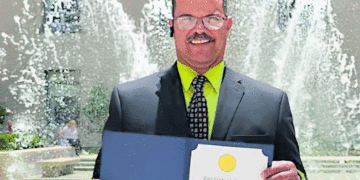 Tulueño recibe distinción en E.E.U.U.; afirma que el Sueño Americano sí es posible