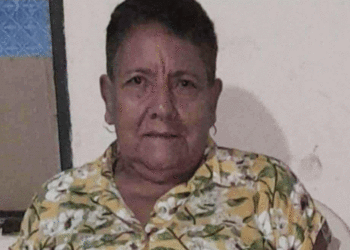 Muere al caer de una motocicleta