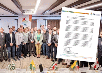 Gobernadores, furiosos con ministro Velasco, piden su renuncia por «irrespetar regiones»