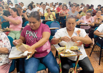 300 mujeres mostraron lo aprendido y generarán recursos