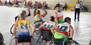 Todo un ejemplo de vida; exitosa parada de baloncesto en sillas de ruedas