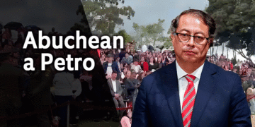 A gritos de “respeto” abuchean a Petro en la ceremonia de ascenso de la Policía tras llegar dos horas tarde