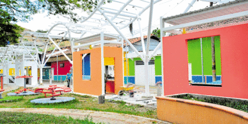 Calle del comercio en el municipio de Toro en la recta final