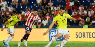 Colombia cerró con puntaje perfecto la doble fecha de noviembre en Eliminatorias tras derrotó a Paraguay 0-1