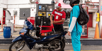 Volvió a subir la gasolina, el galón en noviembre supera los $14.564; colombianos se quejaron del aumento