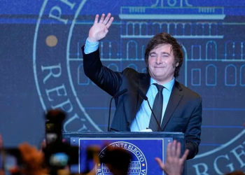 ¿Quién es Javier Milei, el ultraderechista que ganó la Presidencia en Argentina?