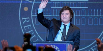¿Quién es Javier Milei, el ultraderechista que ganó la Presidencia en Argentina?
