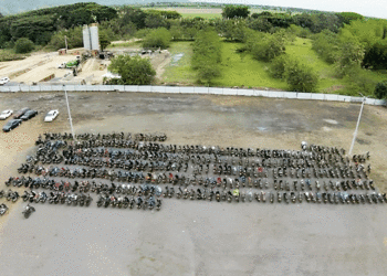 Buscan a dueños de 148 motocicletas y cuatro carros abandonados en Buga