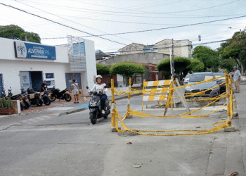 Faltó muy poco para tapar el hueco en el barrio Alvernia, específicamente los residentes en la carrera 34 entre calles 25 y 26