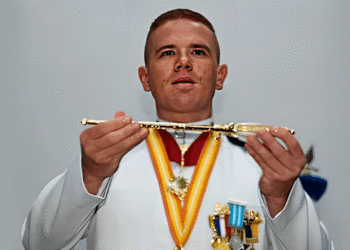 Graduado con honores; el tulueño Luis Miguel Parra Álvarez se llevó todos los premios y galardones