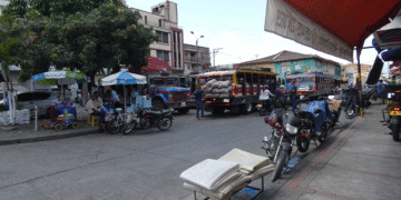 Una práctica peligrosa para todos, denuncian los comerciantes de la Plazuela