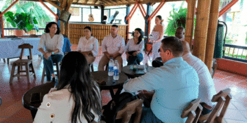 Buga le apuesta a la paz