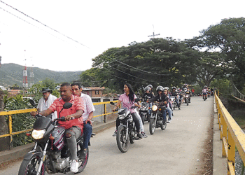 En Riofrío el puente se quedó pequeño