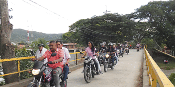 En Riofrío el puente se quedó pequeño