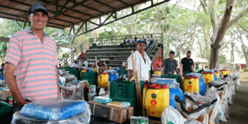 Entregaron insumos agrícolas; campesinos de Roldanillo se beneficiarán con los recursos para fortalecer unidades productivas