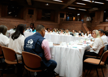 Fortalecerán casas de acogida; vicepresidenta presidió la mesa técnica