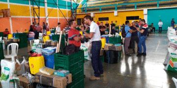 Insumos para fortalecer el campo;la entrega se hizo en Riofrío,Trujillo y Sevilla