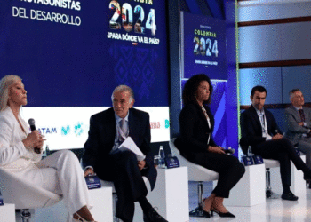 «La paz no la podemos lograr solos»; lo dijo la gobernadora Dilian Francisca Toro durante el Foro liderado por la Revista Semana