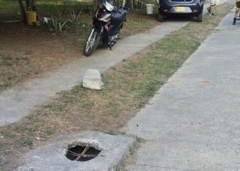 Un hueco que amenaza a peatones en Andalucía