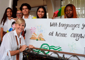 Apuesta por el bilingüismo; se busca llegar a todos los municipios