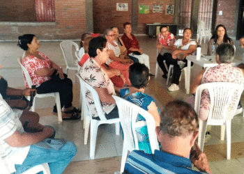 Agenda con los adultos mayores en Bugalagrande