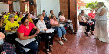 Agendan trabajo con adultos mayores