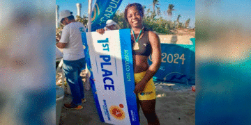 Bugueña por adopción gana serie mundial de lucha en playa; ya tiene cupo a los Olímpicos